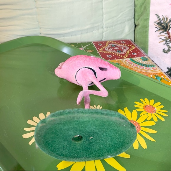 Flocked Flamingo Bobble Head - Picture 6 of 7